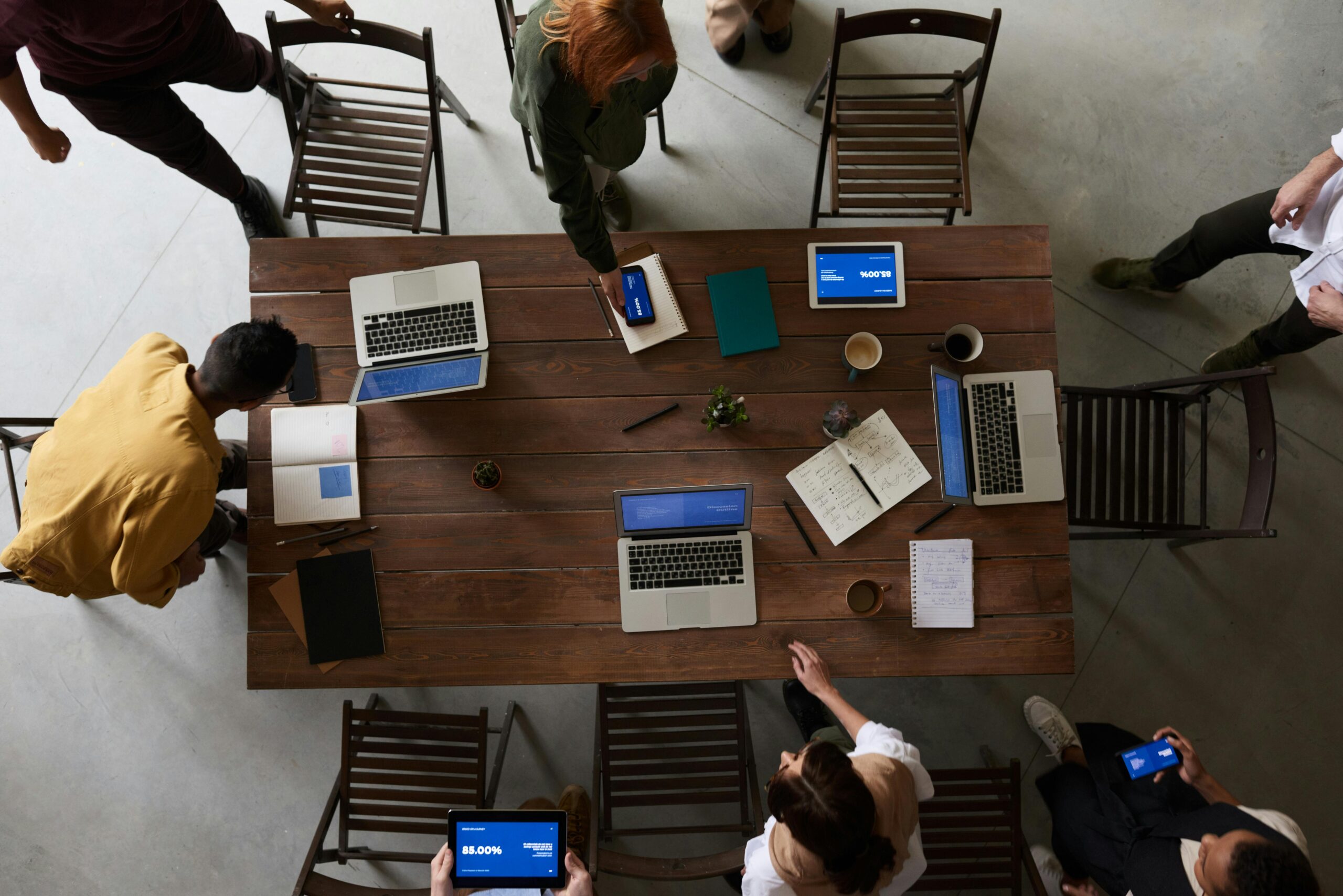 Foto Von Laptops Oben Auf Holztisch