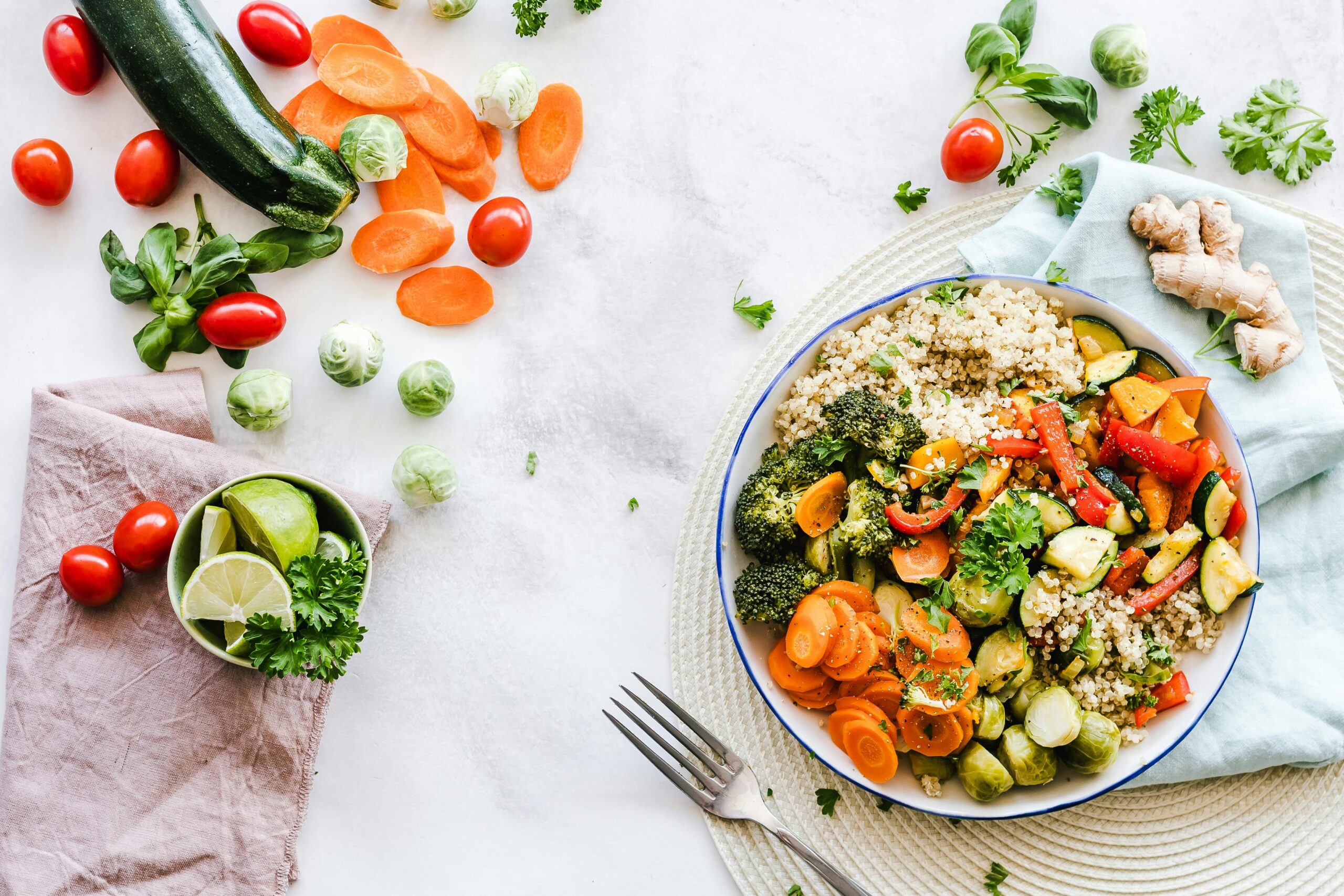 Flat Lay Fotografie Von Gemüsesalat Auf Teller